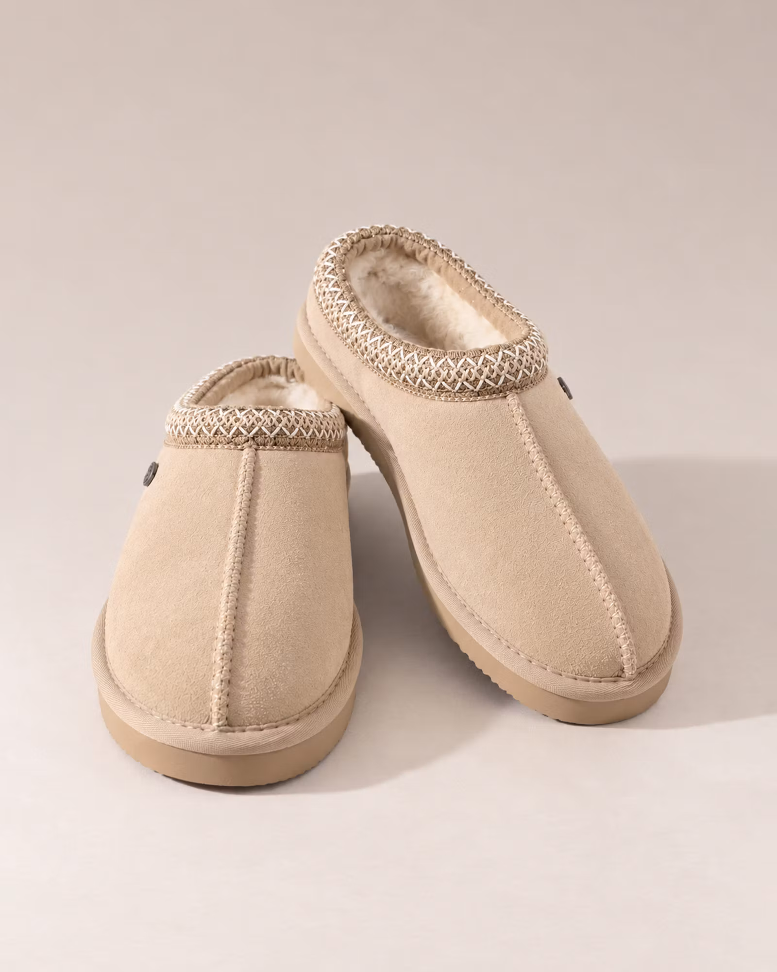 Yrsa MJÙKA Fårskinnstofflor – Mocka & Ull | Ljus Beige