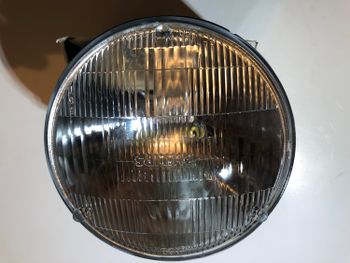 Framlampa / Sealed Beam