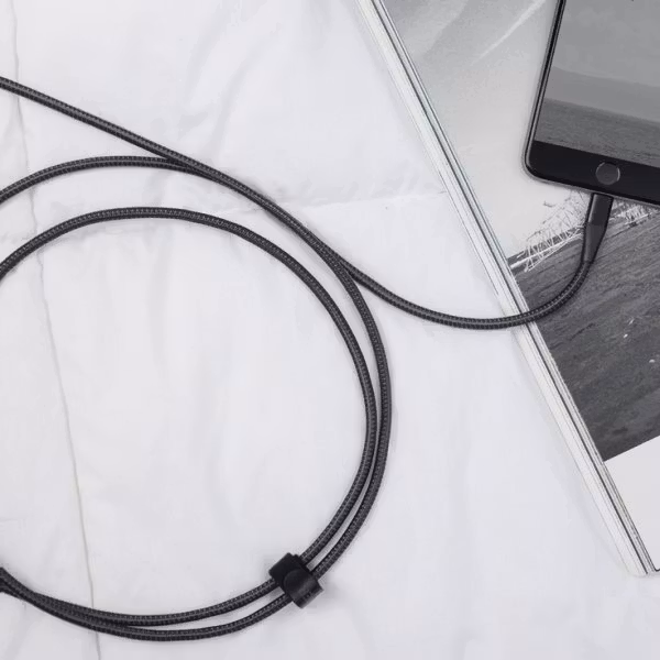 Anker PowerLine plus II 300cm svart laddar telefon