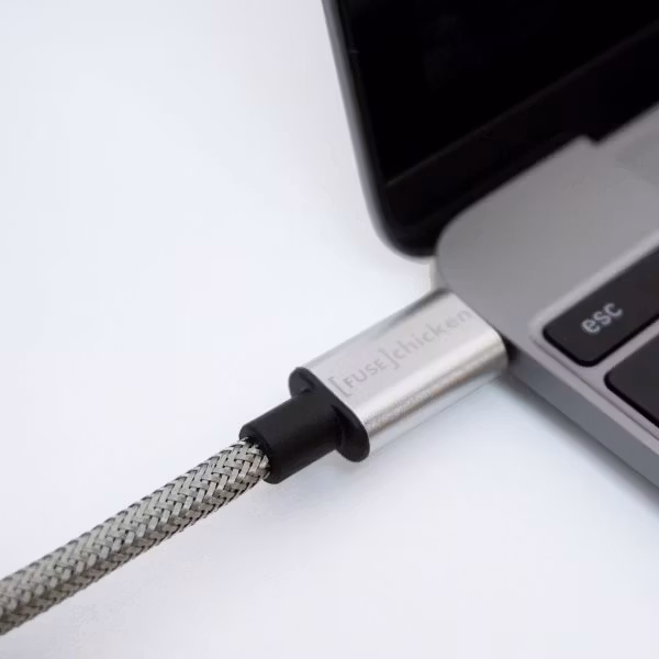 Fuse Chicken Armour USB-C 2m laddar MacBook