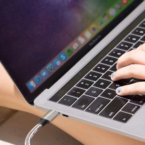 Fuse Chicken Armour USB-C 2m laddar MacBook