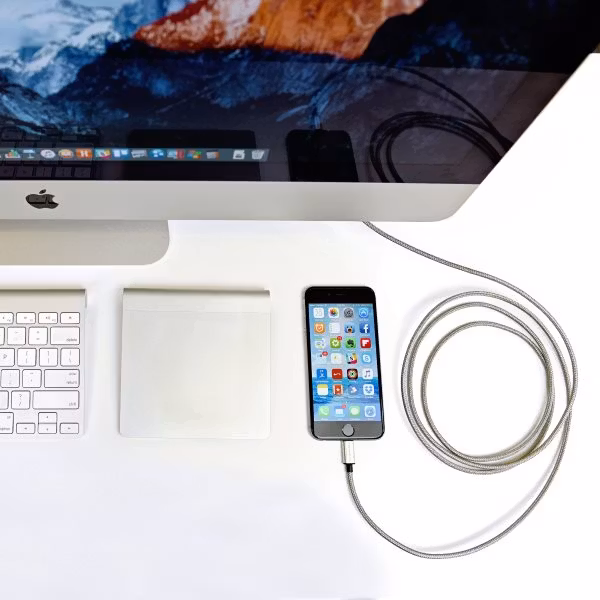 Fuse Chicken Armour Lightning 1m mellan iMac och iPhone