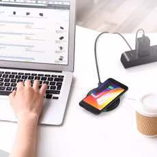 RAVPower snabb Qi trådlös laddare för iPhone & Galaxy RAVPower snabb Qi trådlös laddare för iPhone & Galaxy