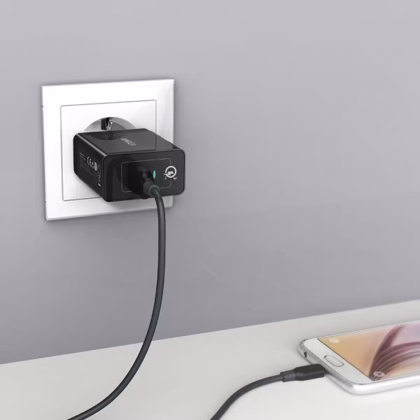 Anker PowerPort+ 1 - Quick Charge mobilladdare i vägguttag
