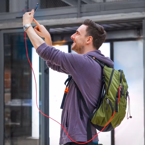 Anker PowerLine plus USB-C röd 180cm från ryggsäck