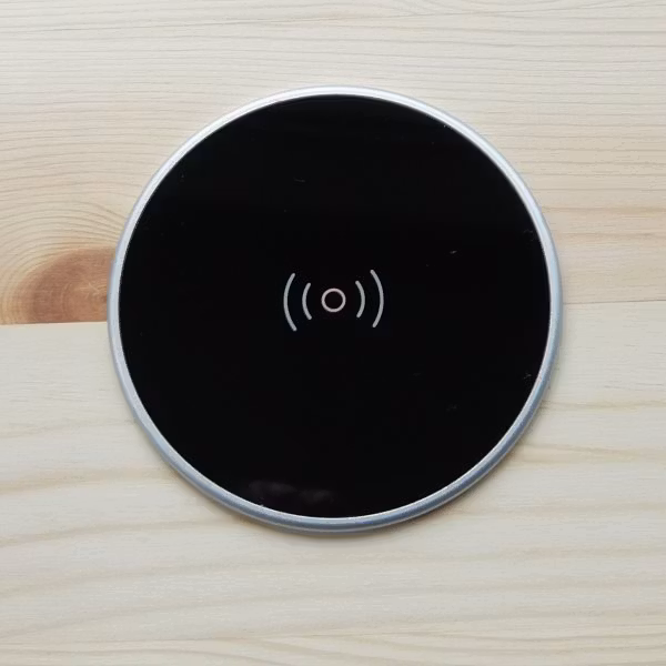 Trådlös laddare montering 5W aluminium - i träbord