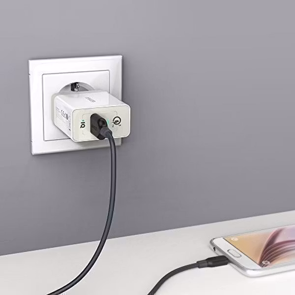 Anker PowerPort+ 1 vit - Quick Charge mobilladdare i vägguttag