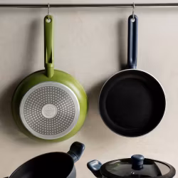Guzzini Stekpanna 28 cm Cook&Color, Svart. Belagd. PFAS-Fri