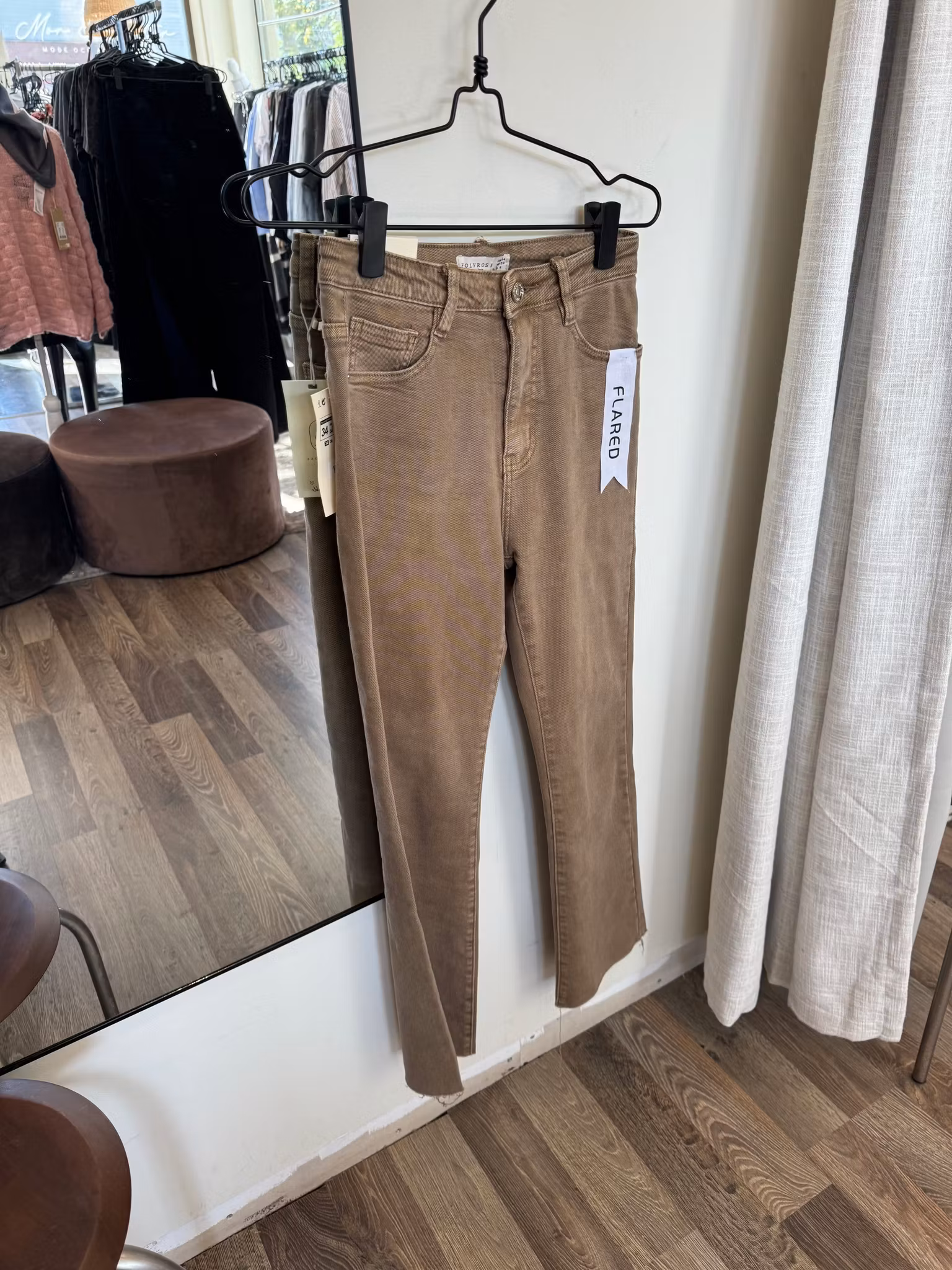 Folyrose jeans flare mörk beige