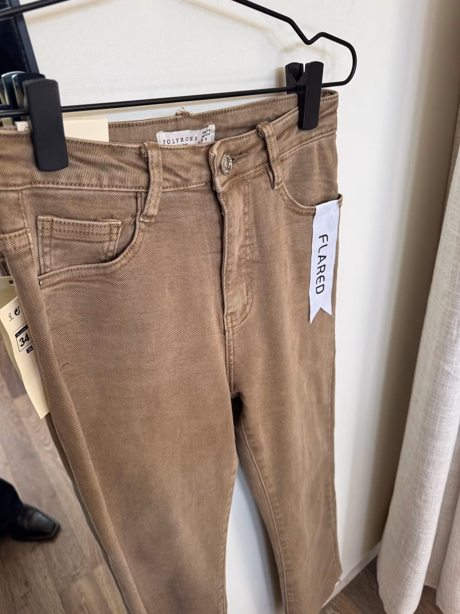 Folyrose jeans flare mörk beige