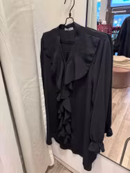 Klänning/tunika med volang svart