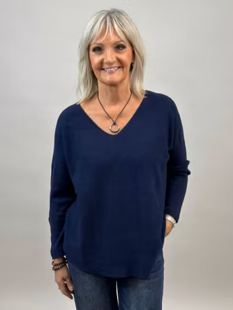 Hella v-neck marinblå