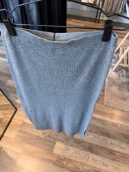 Prime stickad kjol grå