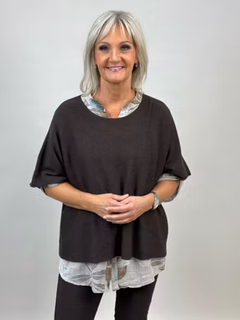 Nessa ponchotröja mörkbrun