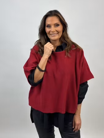 Nessa ponchotröja vinröd