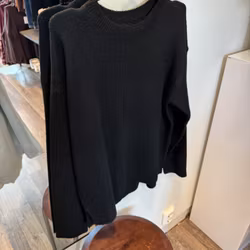 Malou o-neck stickad svart