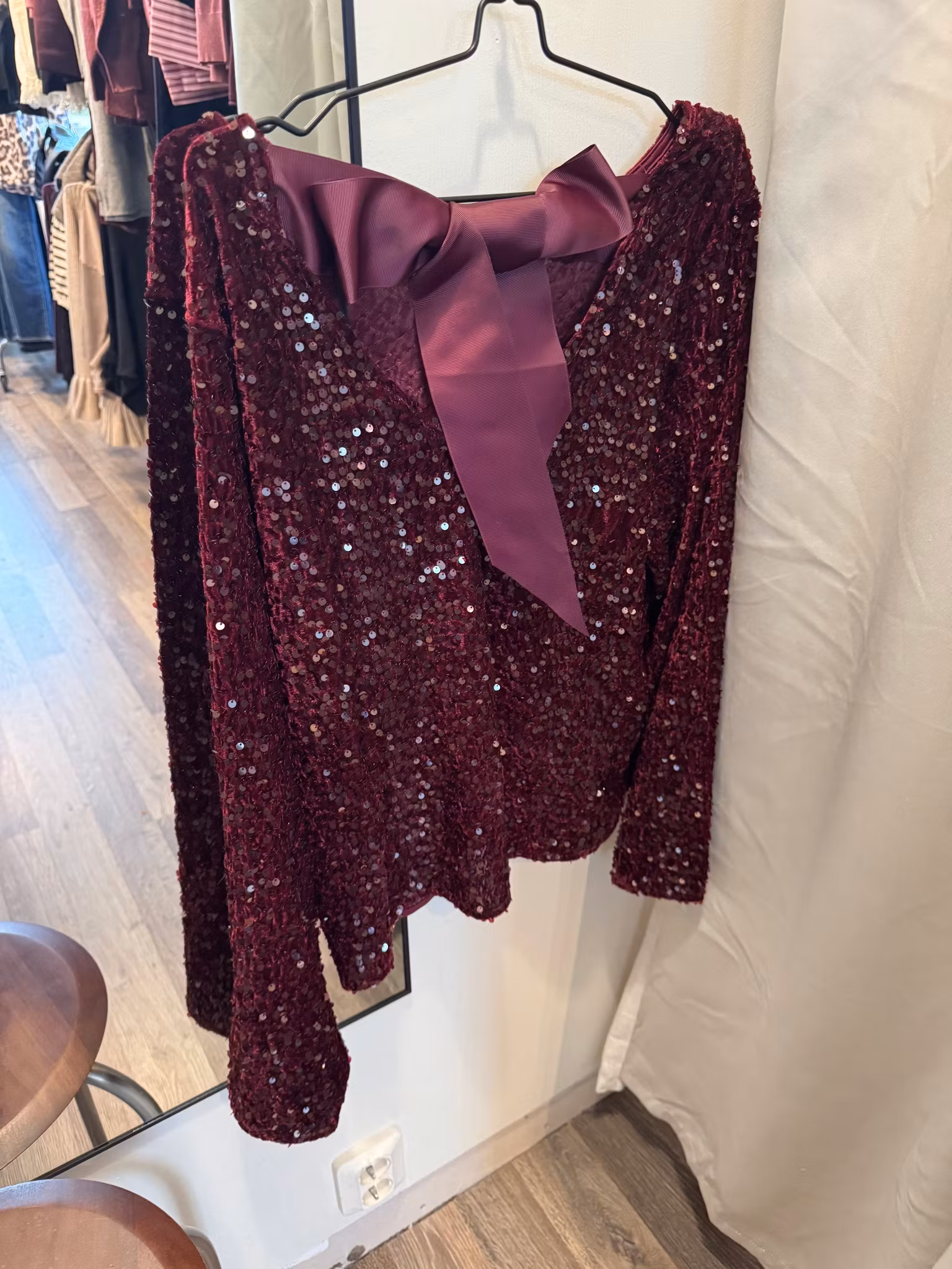 Kam paljett topp vinröd