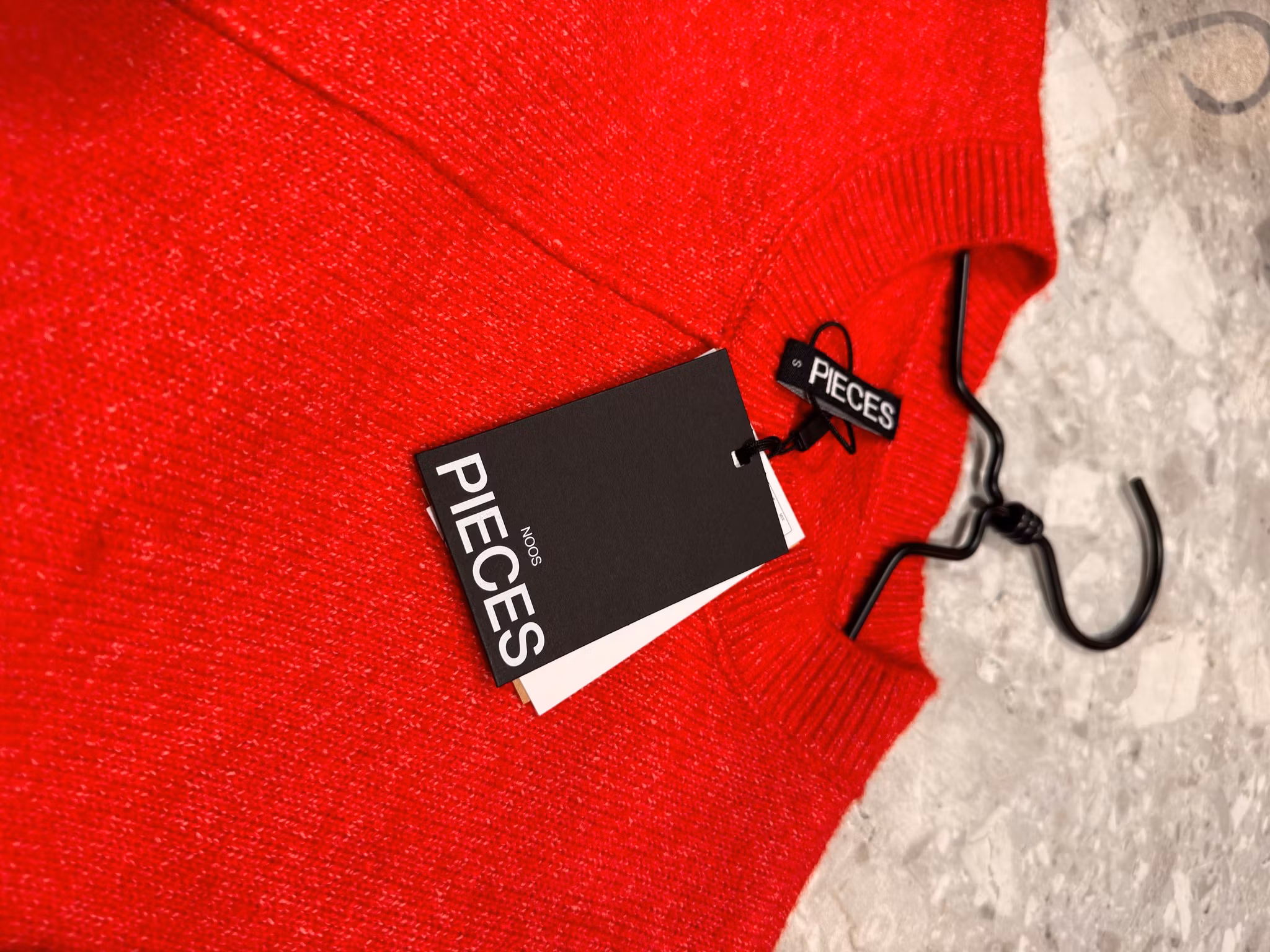 Malou o-neck stickad röd