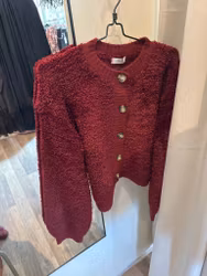Eira kofta vinröd