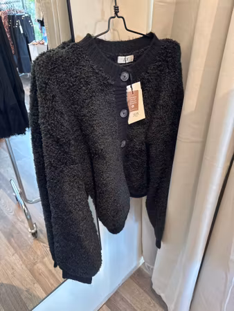 Eira kofta svart