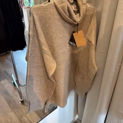 Malou polotröja stickad beige