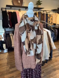 Scarf mönstrad brun