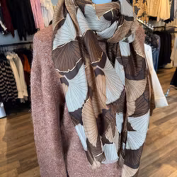 Scarf mönstrad brun