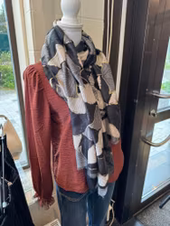 Scarf mönstrad svart