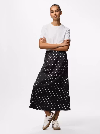 Jytta satinkjol prickig svart