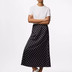 Jytta satinkjol prickig svart