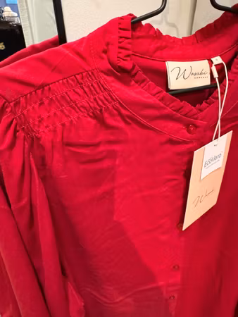 Sia blus röd