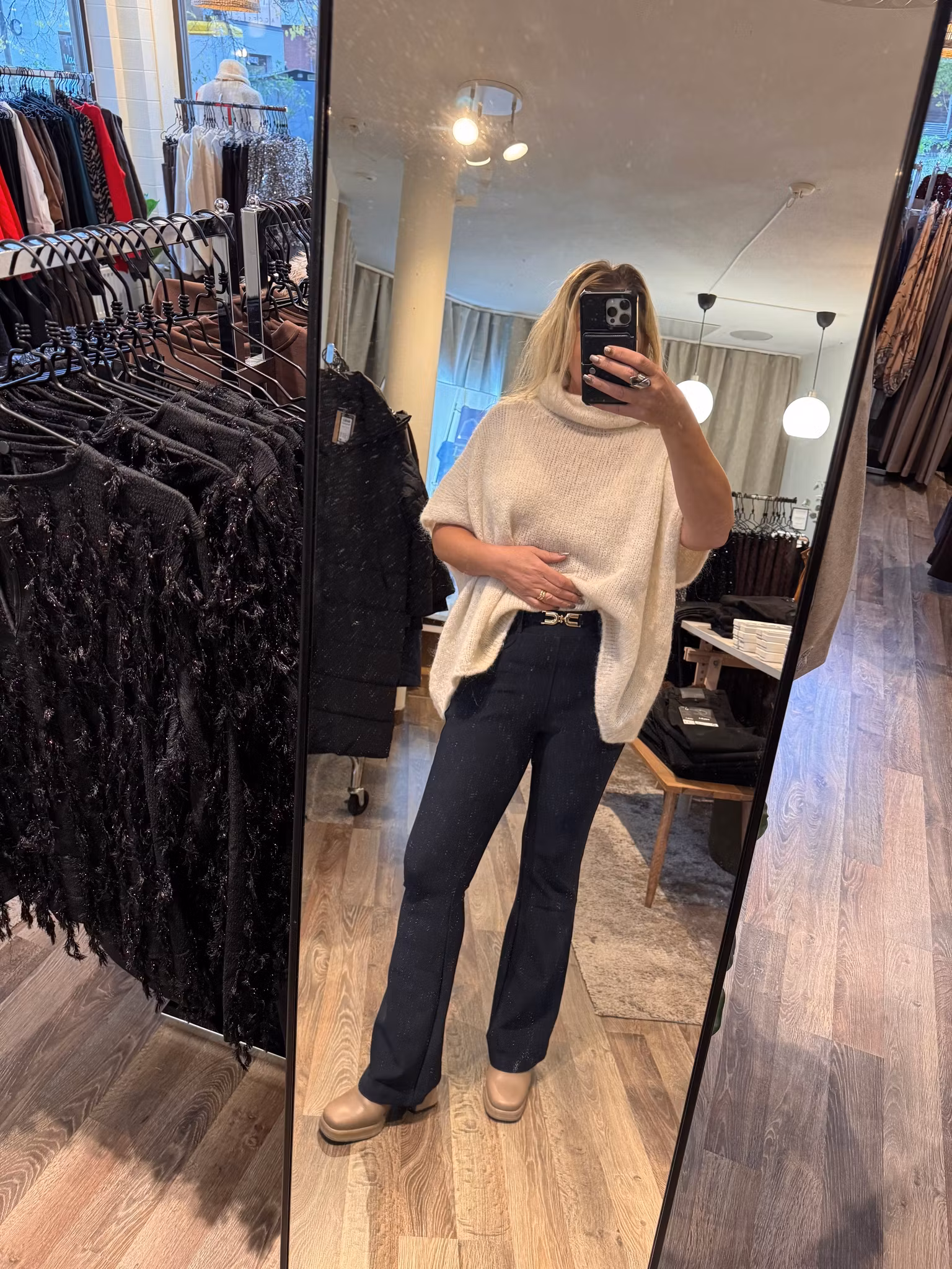 Stretchiga finbyxor bootcut marinblå