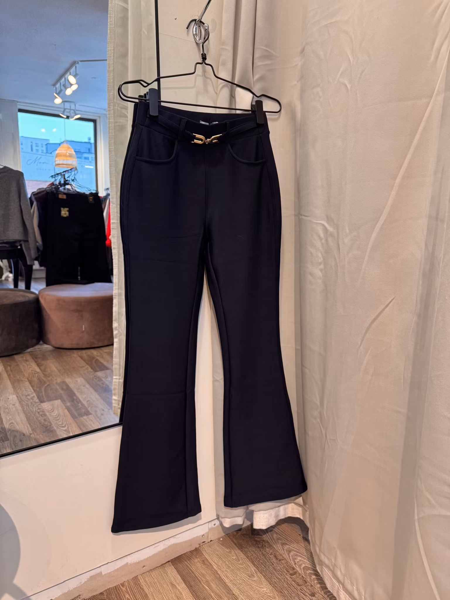 Stretchiga finbyxor bootcut marinblå