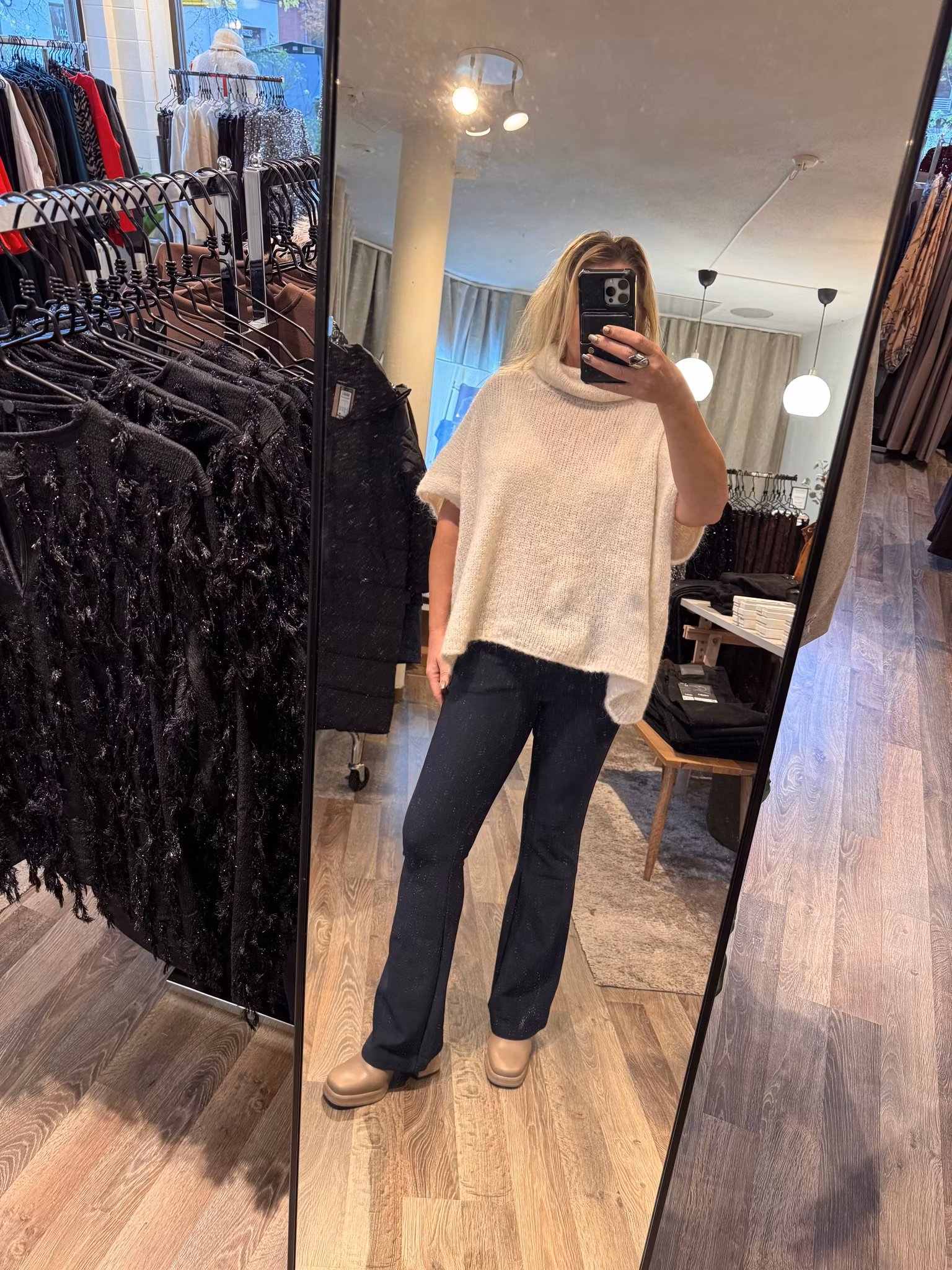 Stretchiga finbyxor bootcut marinblå