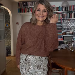 Blues stickad tröja brun