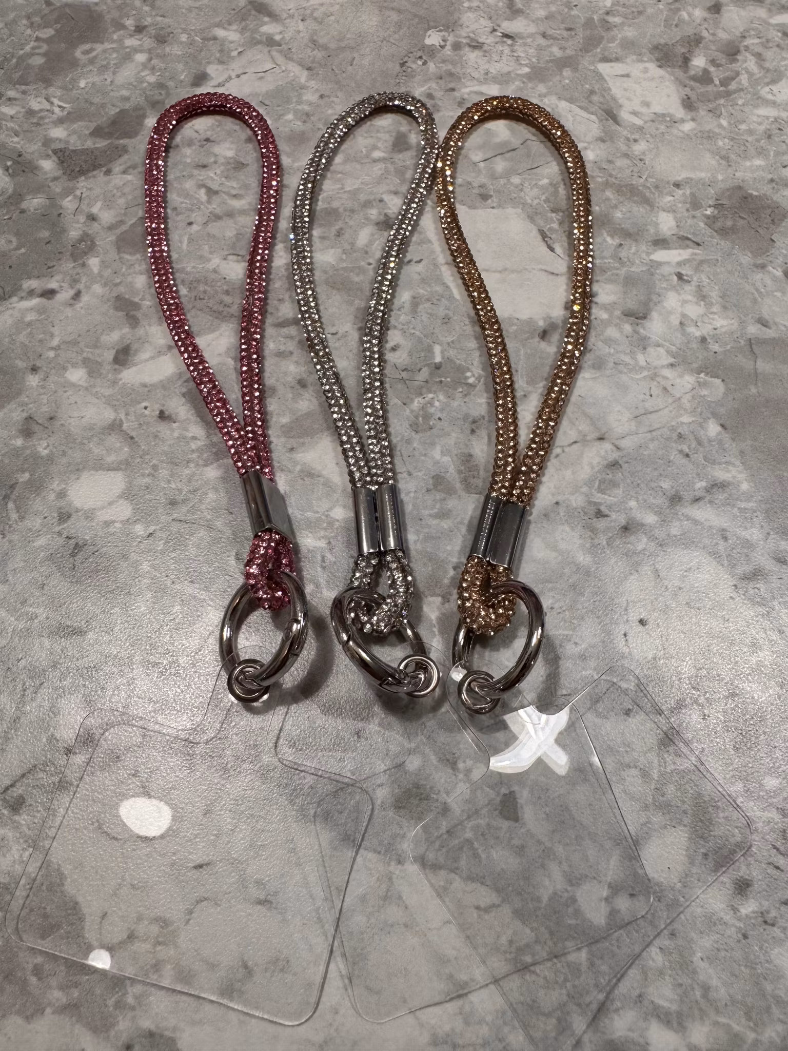 Strass mobilsmycke/handtag