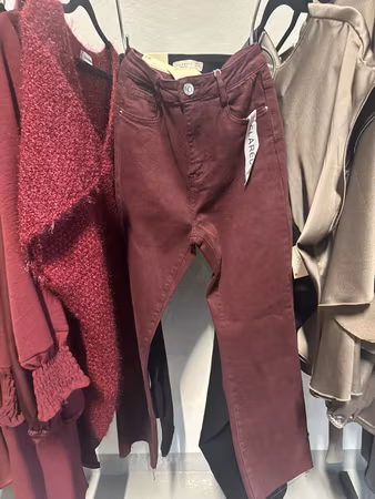 Folyrose jeans flare vinröd