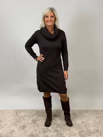 Lulu stickad poloklänning brun