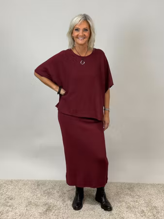 Celia stickad kjol vinröd