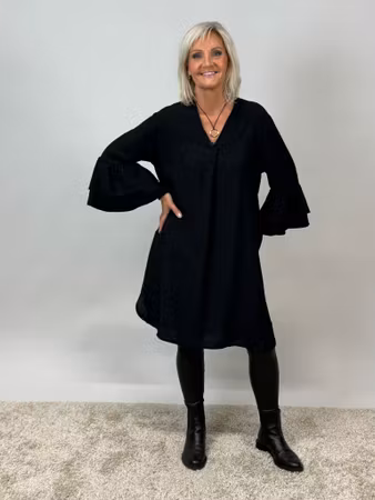 Lisen klänning svart