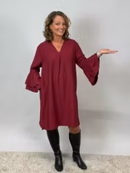 Lisen klänning vinröd