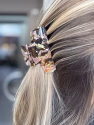 Serianna hårklämma brun multi