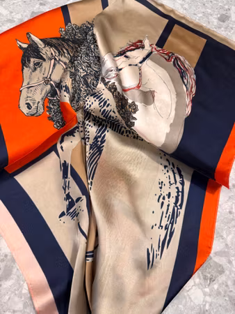 Paris scarf horse