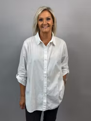 Della skjorta kritvit