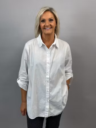 Della skjorta kritvit