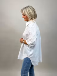 Della skjorta kritvit