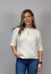 Parisa stickad krämvit