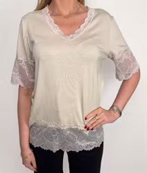 Kortärmad topp m spets sand