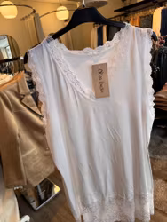 Spetslinne v-ring vit