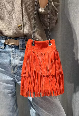 Mockaväska säck med fransar röd